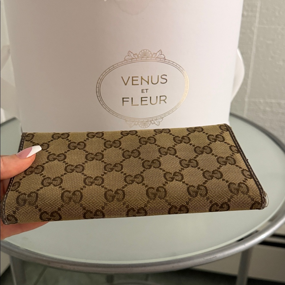Gucci Beige and Brown GG Canvas Continental Wallet with Gold Logo - Picture 3 of 9